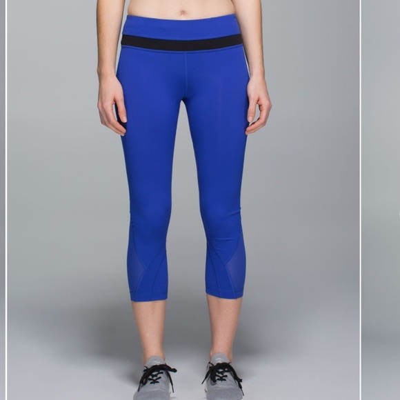 Lululemon Run: Inspire Crop II (Mesh)
Harbor Blue / Black Size 6 - Picture 8 of 14